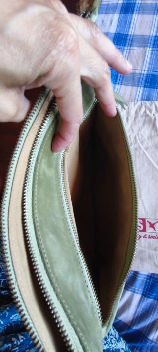 Bolso Pikolinos verde trenzado