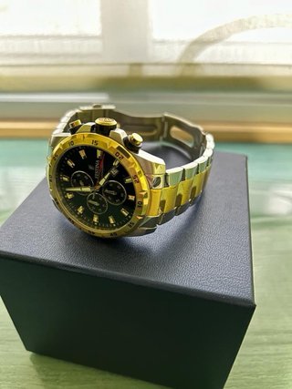 Reloj Festina Cronógrafo Negro y Dorado