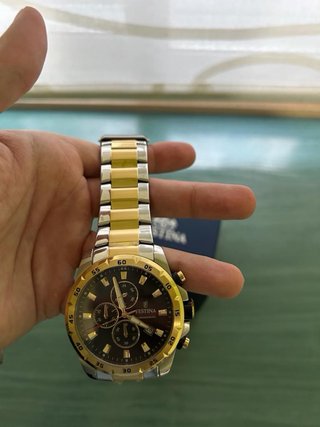 Reloj Festina Cronógrafo Negro y Dorado