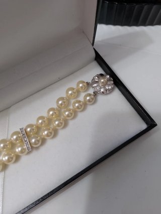 Bracciale perle vintage con chiusura gioiello