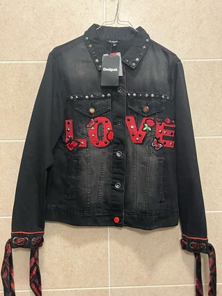 Chaqueta Desigual Negra con Tachuelas y Bordados