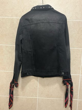 Chaqueta Desigual Negra con Tachuelas y Bordados