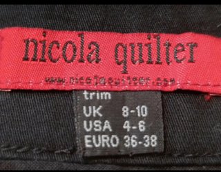 Falda negra Nicola Quilter