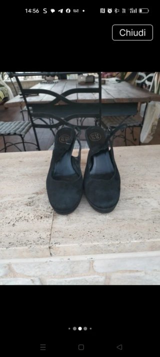 Chanel scamosciati neri