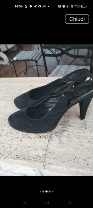 Chanel scamosciati neri