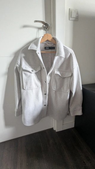 Sobrecamisa oversize Zara gris