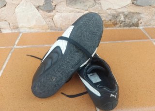 Zapatillas Puma Talla 40 Negras y Blancas