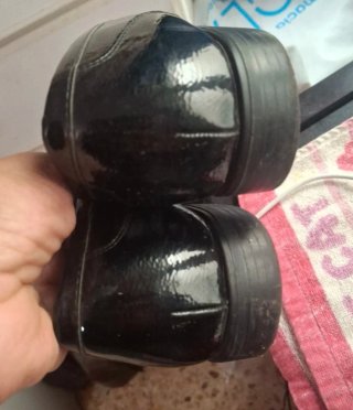 Mocasines negros charol hebilla dorada 39