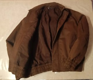 Cazadora bomber marrón
