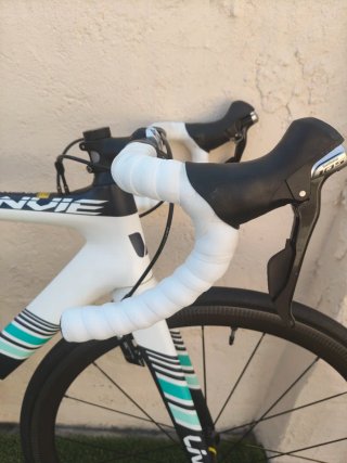 Bicicleta Liv Envie Advanced Carbono.