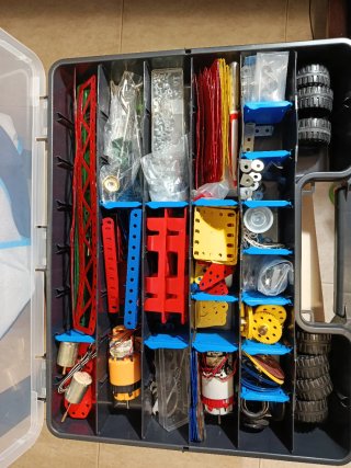 Caja de piezas Meccano
