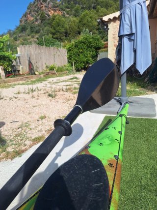 Kayak de travesía verde  Kayak de mar