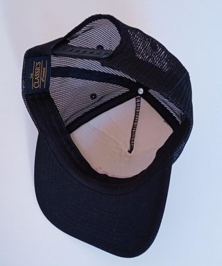 Gorra Yupoong Negra The Classics