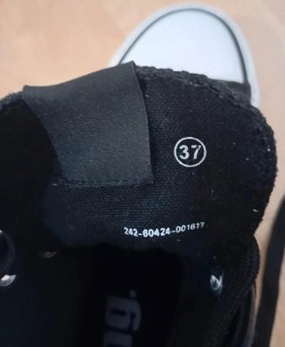Zapatillas Mustang Talla 37 Negras y Blancas