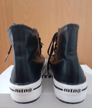 Zapatillas Mustang Talla 37 Negras y Blancas