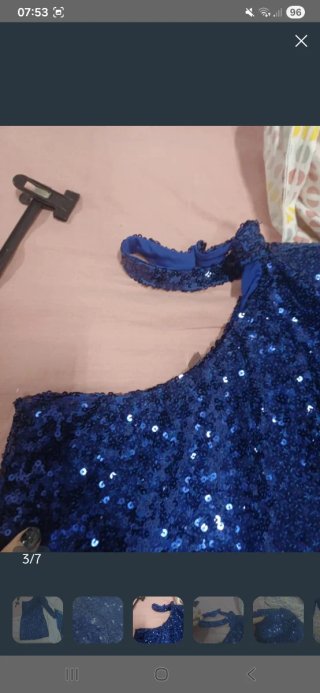 Vestito corto blu con paillettes
