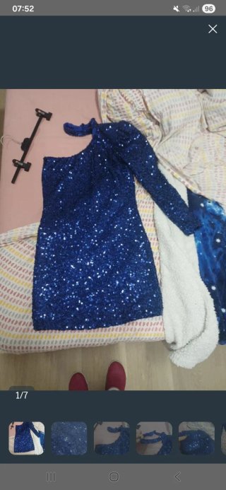 Vestito corto blu con paillettes