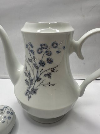 Teiera in porcellana con fiori blu Bavaria