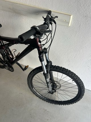 Bicicleta de montaña doble suspensión