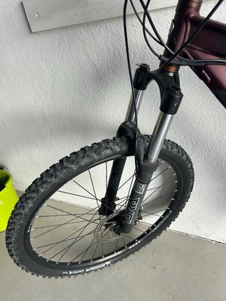 Bicicleta de montaña doble suspensión