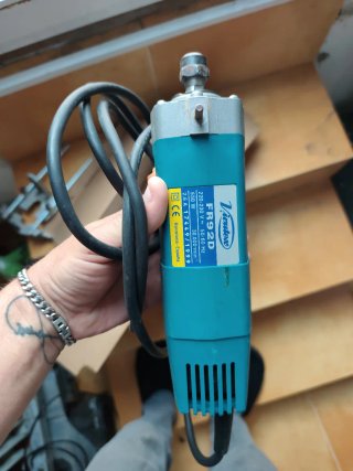 Fresadora Virutex FR92D
