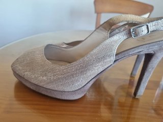 Sandalias Unisa tacón  calor camel