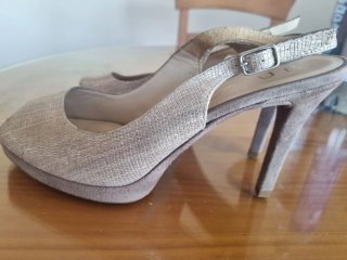Sandalias Unisa tacón  calor camel