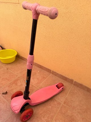 Patinete 3 Ruedas Rosa con Luces
