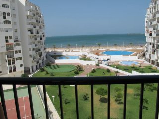 Alquiler 2a quincena agosto. 1° linea playa.