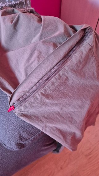 Pantalones The North Face convertibles marrón.
