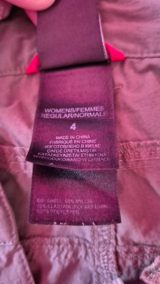 Pantalones The North Face convertibles marrón.