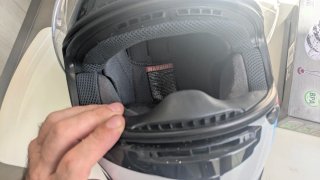 Casco Shoei NXR + Intercom Cardo Freecom 4X