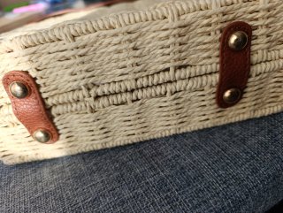 Bolso de rafia.