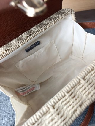 Bolso de rafia.