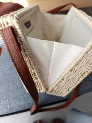 Bolso de rafia.