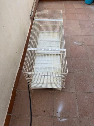 Jaula de metro para pájaros