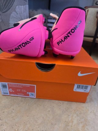 Zapatillas Fútbol Nike Beige y Rosa