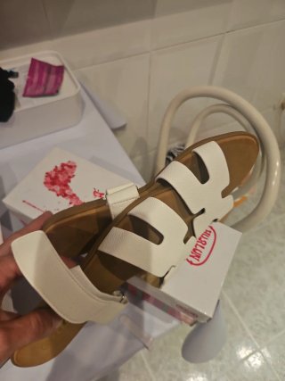 Sandalias Feebit Piel Blancas