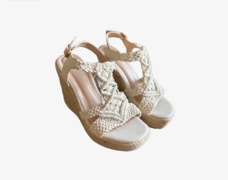 Sandalias cuña beige y blancas