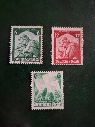 Sellos III Reich (2 verdes, 1 rojo)