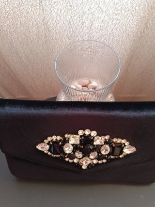Bolso de fiesta negro con pedrería