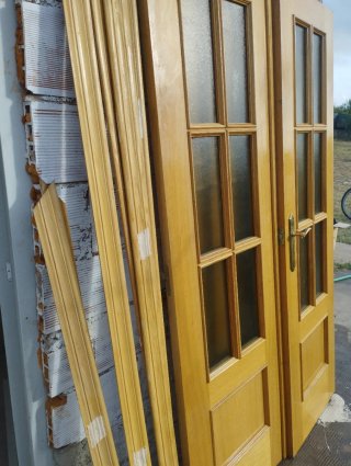 2 Puertas de madera con cristal