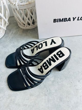 Sandalias Bimba y Lola Piel Azul Talla 38
