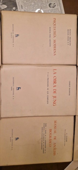 Libros de psicología y psiquiatría.