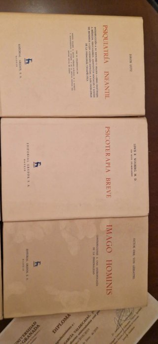 Libros de psicología y psiquiatría.