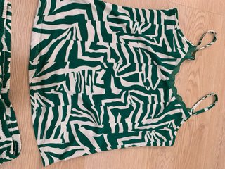 Conjunto Primark verde y blanco