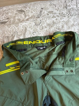 Pantalón Enduro MTB Verde y Negro