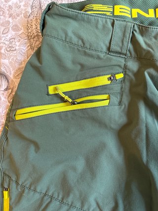 Pantalón Enduro MTB Verde y Negro