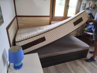 Cama canapé abatible con colchón viscoelástico