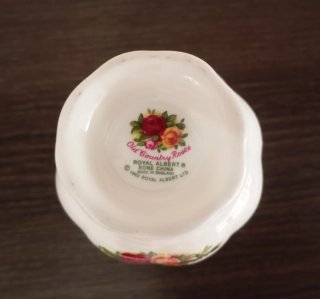 HERMOSO JARRÓN DE PORCELANA FINA DE ROYAL ALBERT